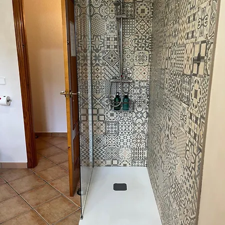 Con Bano Malva Piscina Bed and breakfast