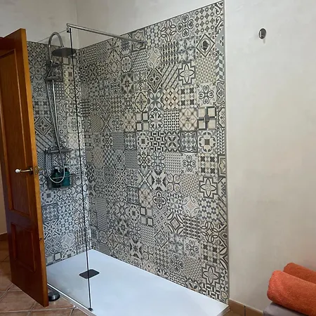 Con Bano Malva Piscina Bed and breakfast